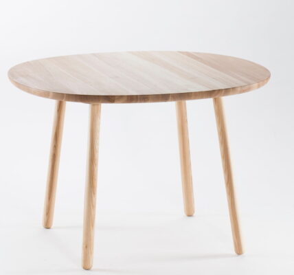 Prírodný jedálenský stôl z masívu EMKO Naïve, 110 cm