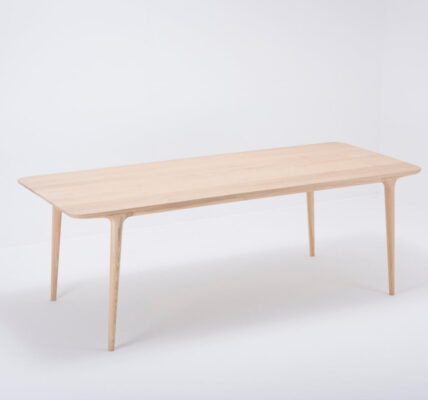 Jedálenský stôl z masívneho dubového dreva Gazzda Fawn, 220 × 90 cm