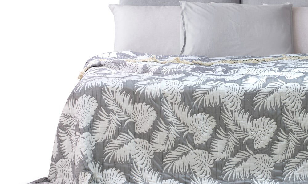 Prikrývka na posteľ DecoKing Tropical Leafes, 220 × 240 cm