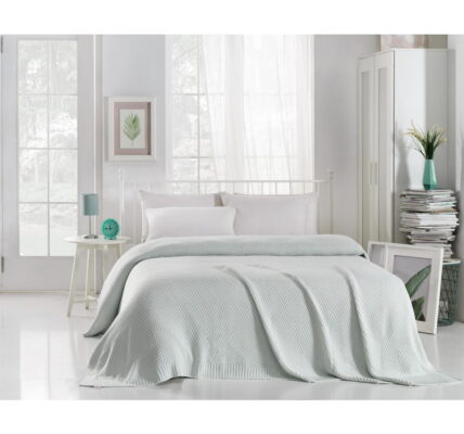 Mentolovomodrá prikrývka cez posteľ Silvi, 220 x 240 cm
