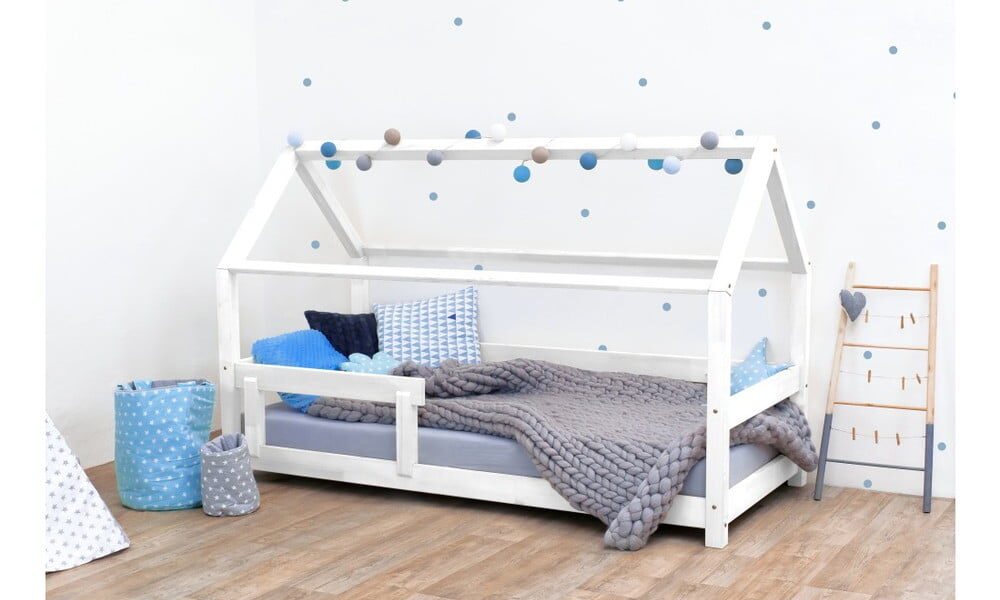 Biela detská posteľ s bočnicami zo smrekového dreva Benlemi Tery, 90 × 180 cm