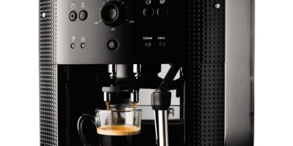 Espresso Krups EA810B Essential (423645… Plně automatický kávovar, kompatní rozměry, nastavení teploty a stupně hrubosti mletí kávových zrn.snadné o
