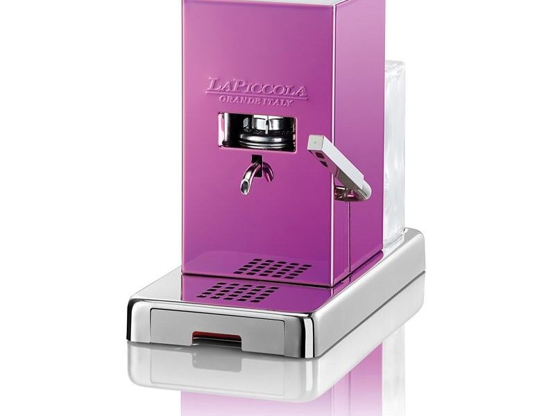Espresso La Piccola Violet… Príkon 500W, tlak 15 bar, pre ESE pody 44mm, nádoba 1L, nerezová oceľ, bezpečnostný termostat.