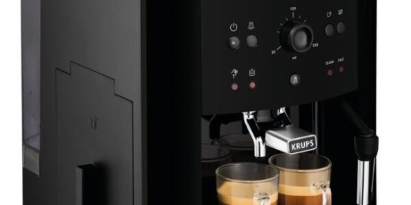 Espresso Krups Arabica EA811010 čierne… Technologie Quattro Force, tlak 15 barů, řízení teploty a mletí, parní tryska.