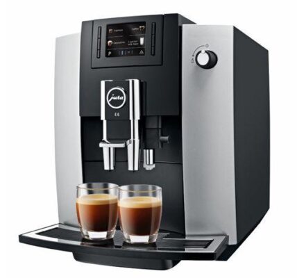 Espresso Jura Impressa E6, Platin… 7 druhů nápojů, TFT displej a inteligentní filtry.