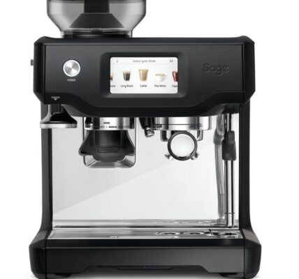 Espresso Sage Barista Touch Ses880btr… Dotykový displej, integrovaný kónický mlýnek, přednastavené programy a možnost uložení až 8 vlastních nápojů,