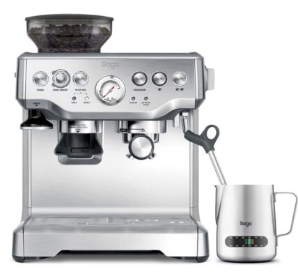 Espresso Sage Bes875bss strieborn… 18 nastavení hrubosti mletí, Automatické i ruční nastavení množství extrahované kávy, Funkce Clean Me, 360° otáči