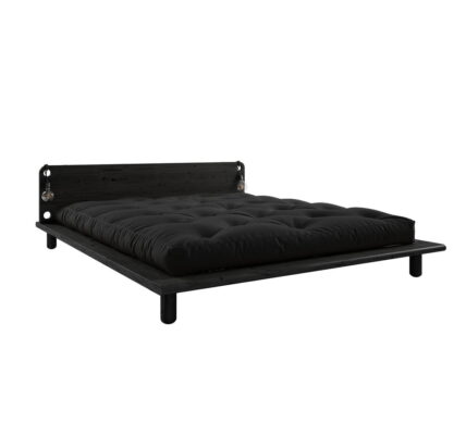 Čierna dvojlôžková posteľ z masívneho dreva s čelom, lampičkami a čiernym matracom Double Latex Karup Design Peek, 160 x 200 cm