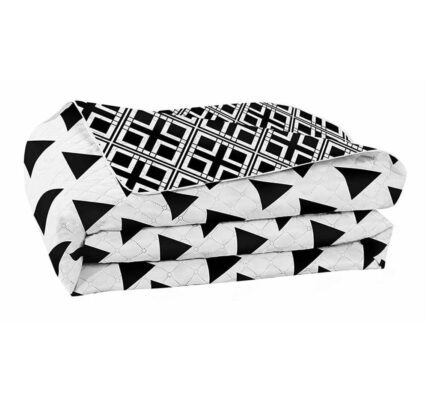 Čierno-biela obojstranná prikrývka z mikrovlákna DecoKing Hypnosis Triangles, 220 × 260 cm