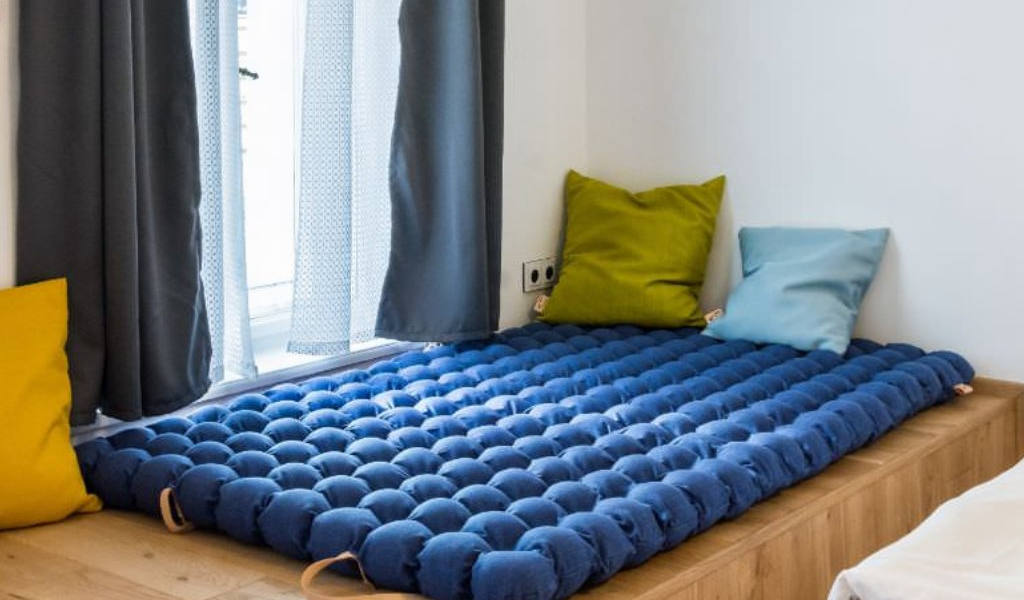 LIV Design Relaxačný masážny matrac BUBBLES Zvoľte farbu: LIV – Červená tm., Rozmer: 110×200 cm